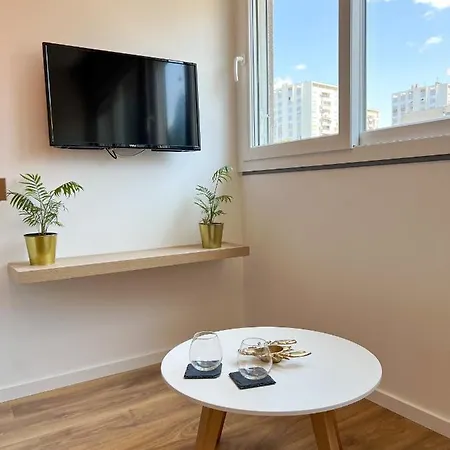 Sammy's Place - Cozy For Two With Abundant Sunlight And Natural Vibes 아파트 *