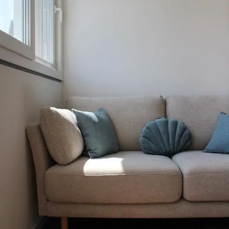 Sammy's Place - Cozy For Two With Abundant Sunlight And Natural Vibes 아파트 스플리트